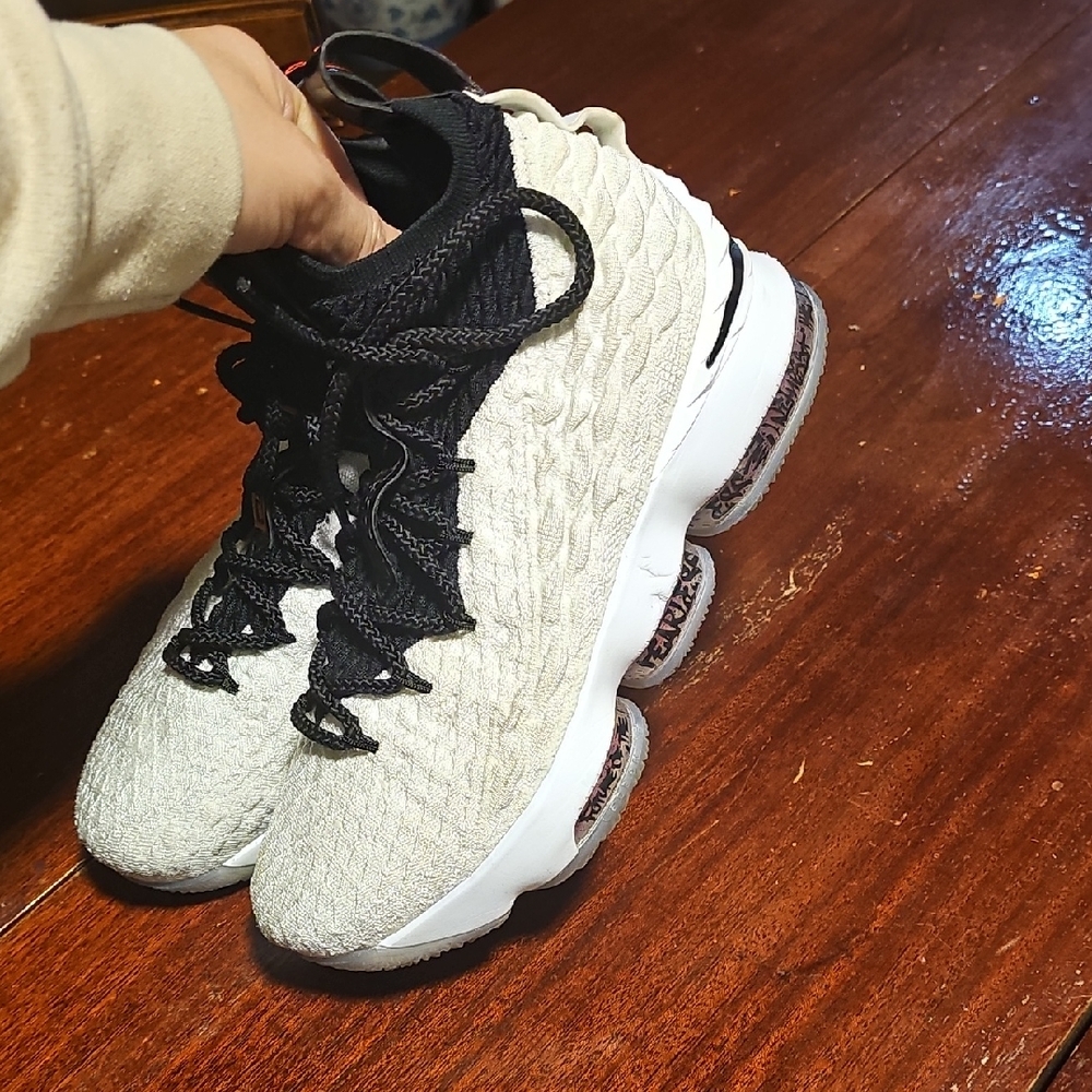 Nike LeBron 15 Graffiti White Black OG Rare Men’s Sneakers